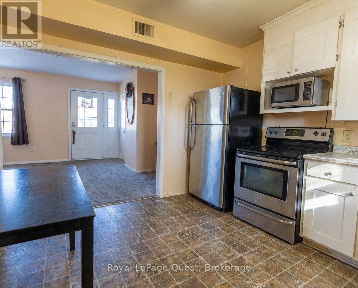 13 Grace Avenue, Orillia photo 39
