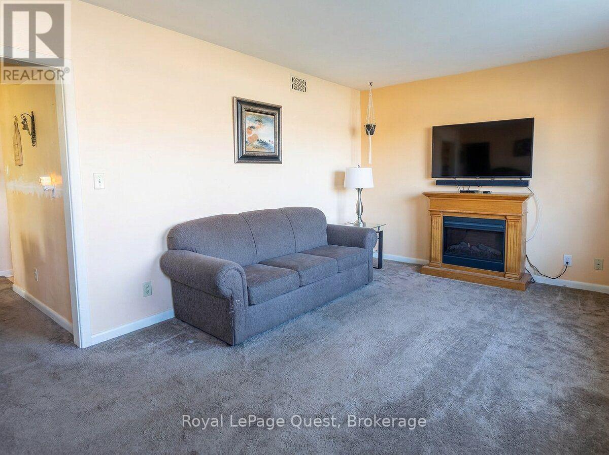 13 Grace Avenue, Orillia photo 5