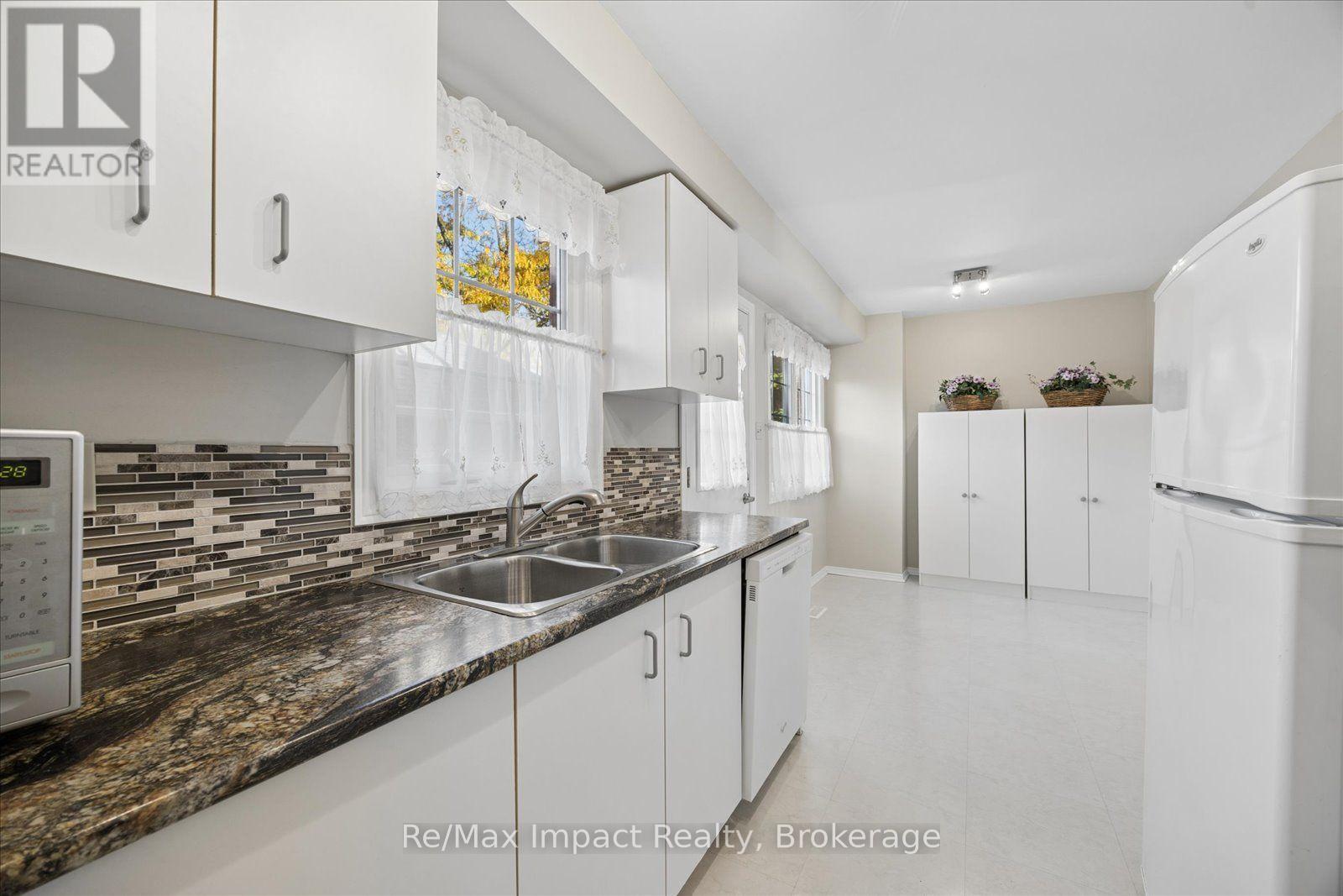53- 10 Bassett Boulevard, Whitby, ON photo 11