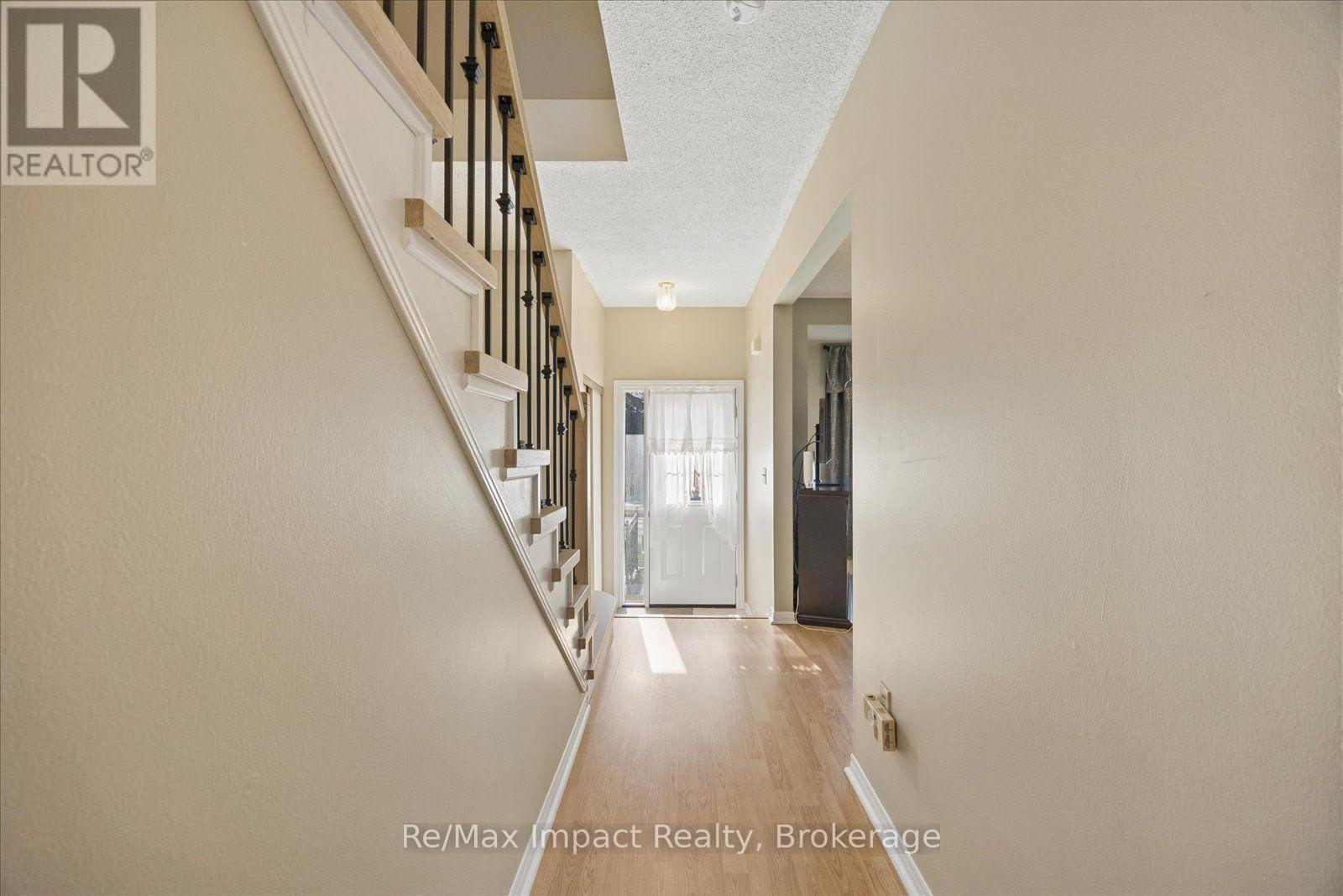 53- 10 Bassett Boulevard, Whitby, ON photo 3
