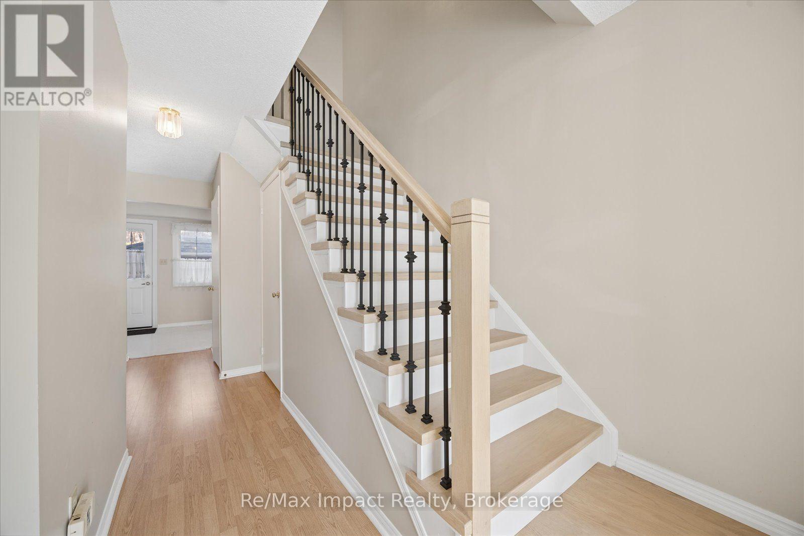 53- 10 Bassett Boulevard, Whitby, ON photo 4