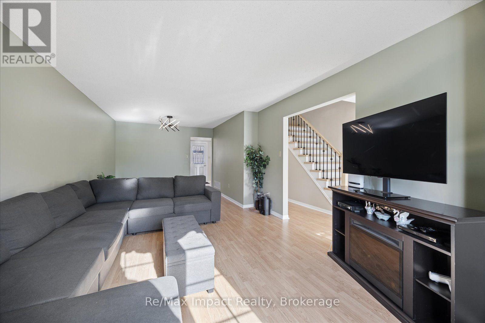 53- 10 Bassett Boulevard, Whitby, ON photo 6