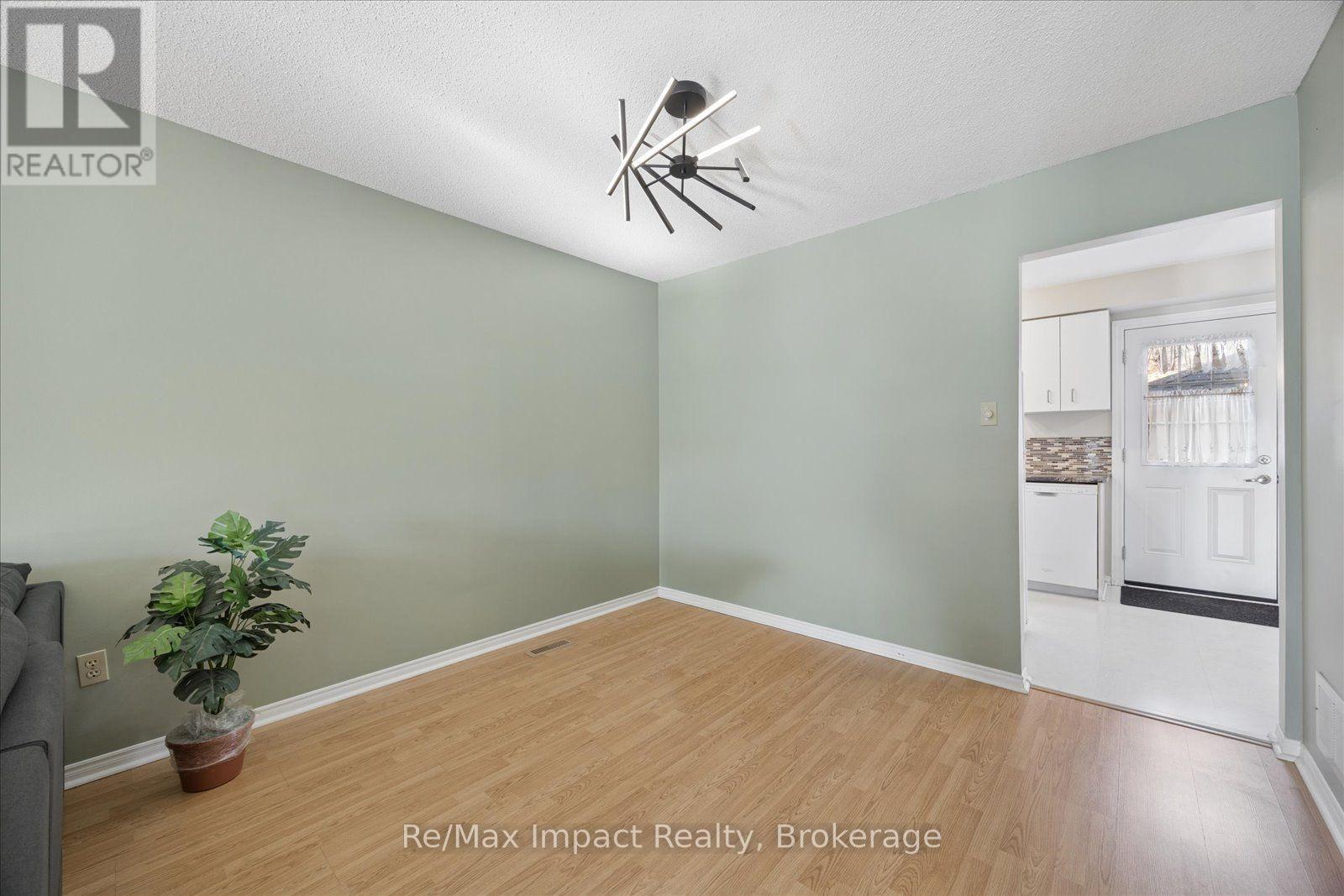 53- 10 Bassett Boulevard, Whitby, ON photo 8