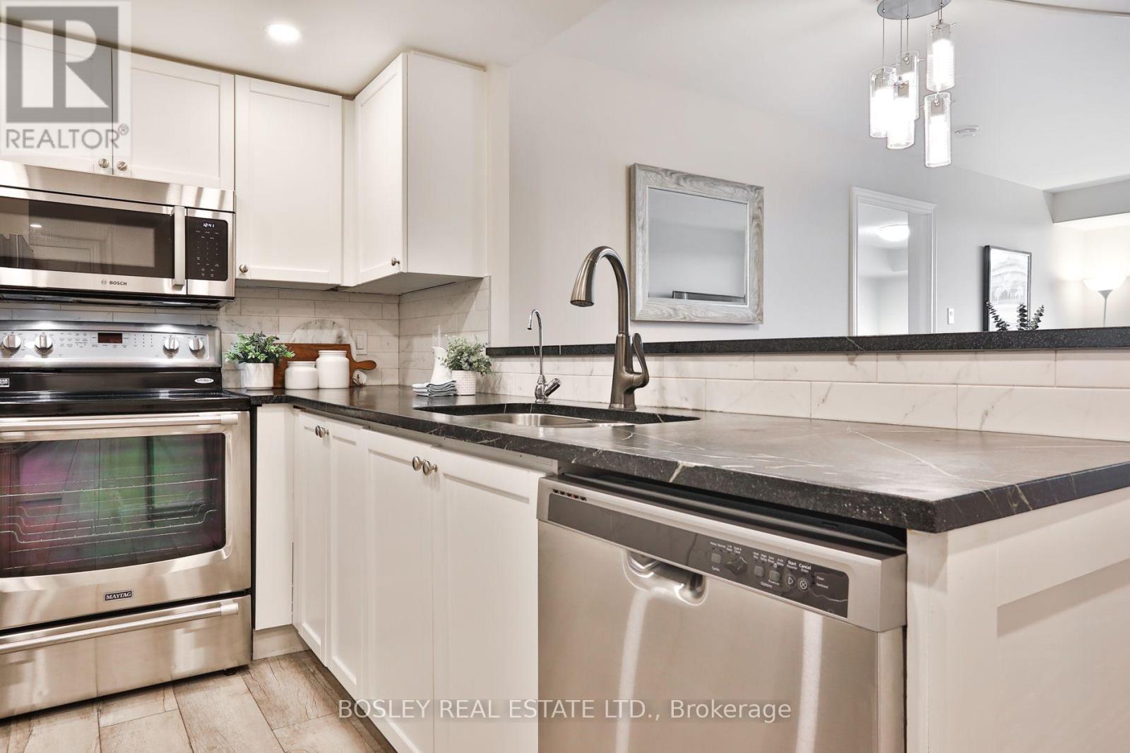 808- 300 Balliol Street, Toronto, ON photo 3
