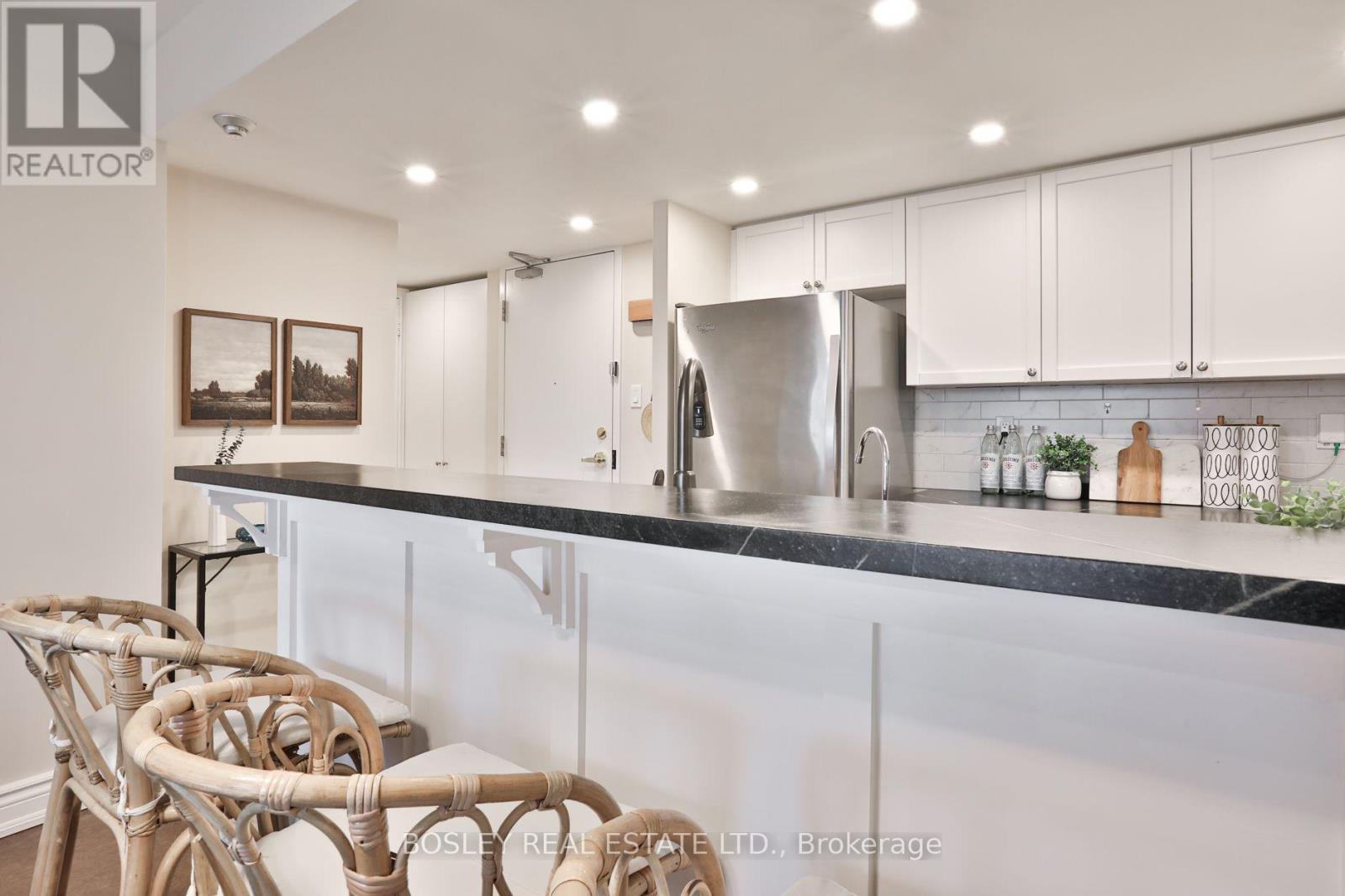 808- 300 Balliol Street, Toronto, ON photo 6