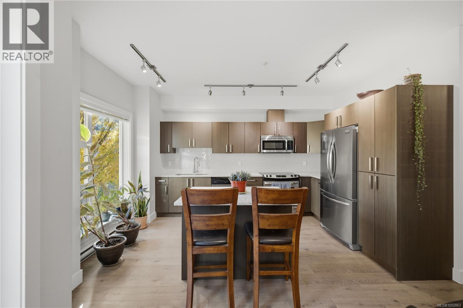 7 1900 Watkiss Way, View Royal - Image 1