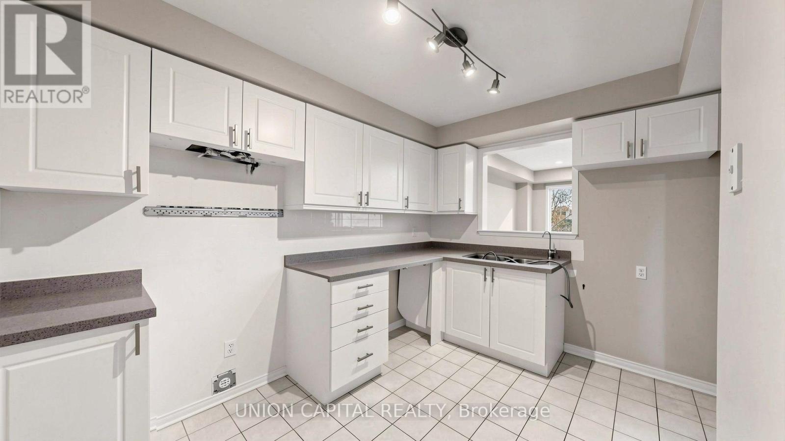 5- 1867 Kingston Road, Pickering, ON photo 6