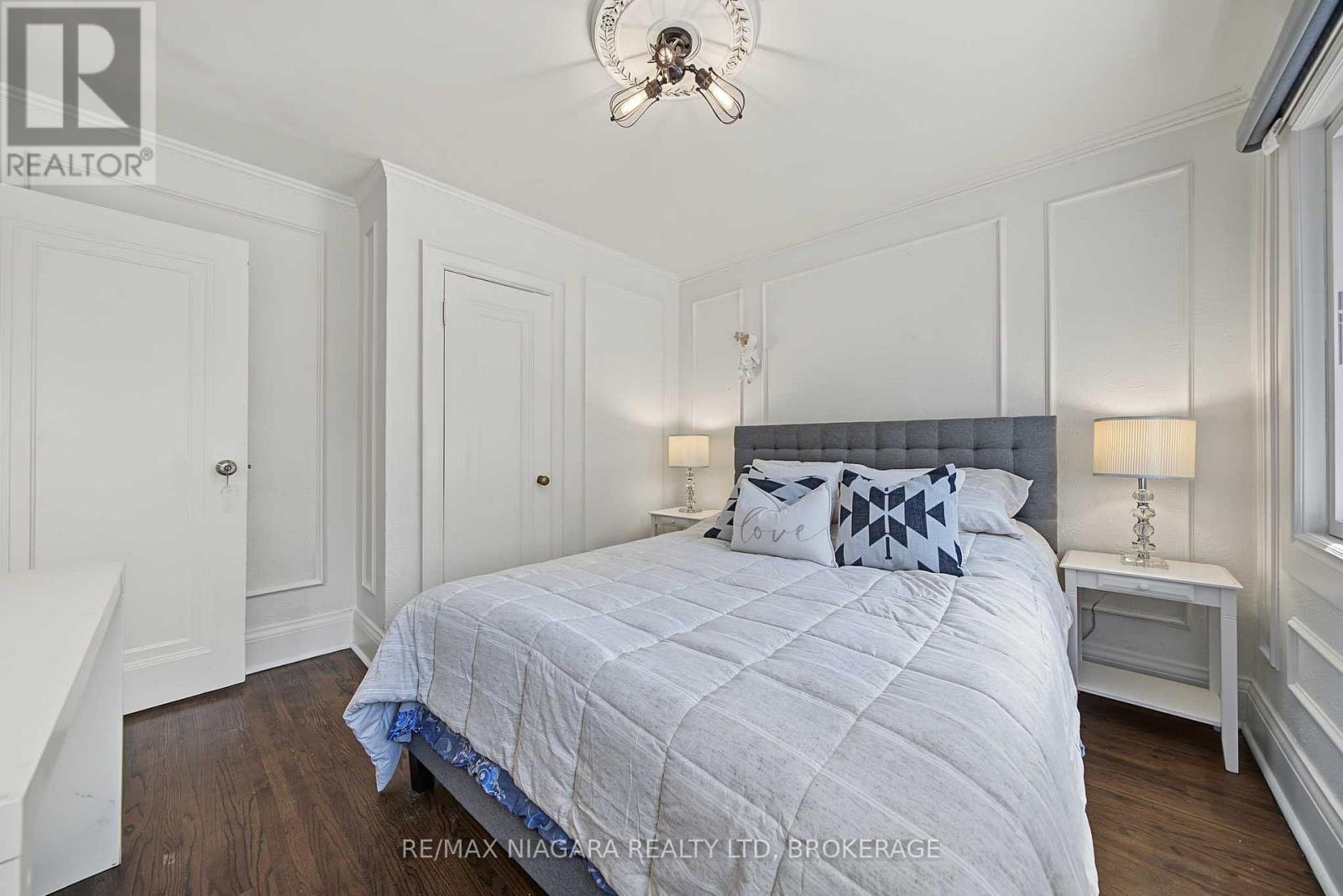 38 YONGE BOULEVARD - 28