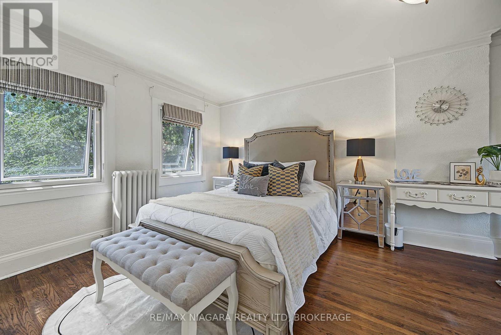 38 YONGE BOULEVARD - 31