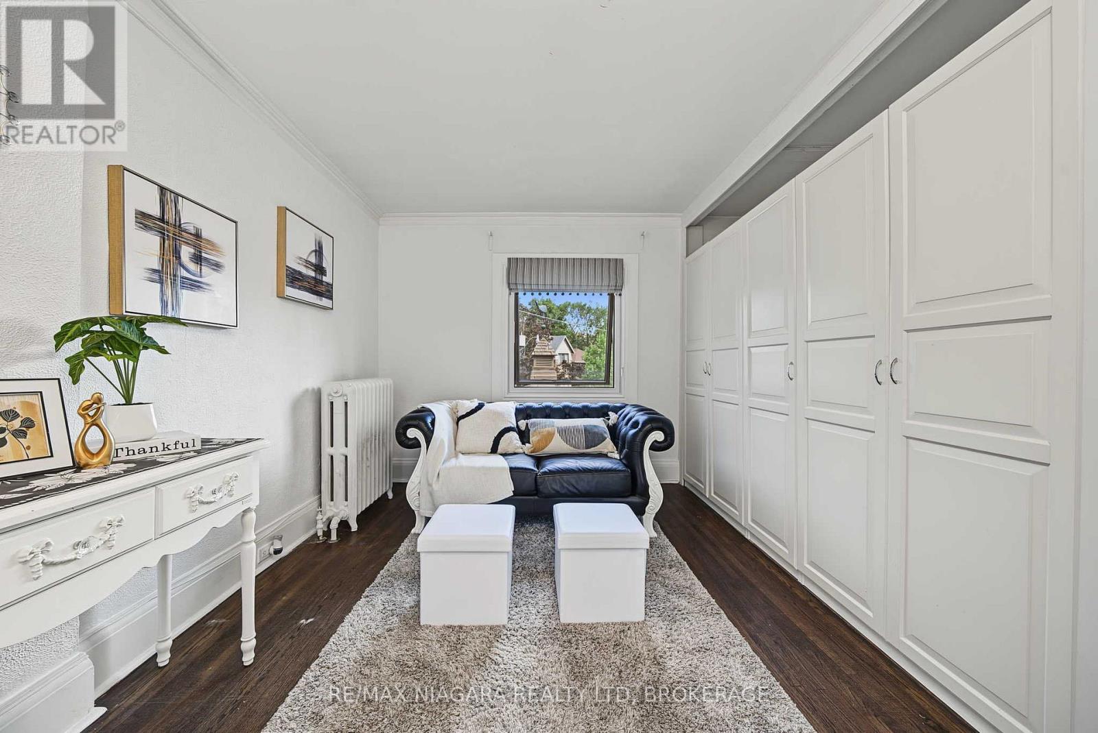 38 YONGE BOULEVARD - 35