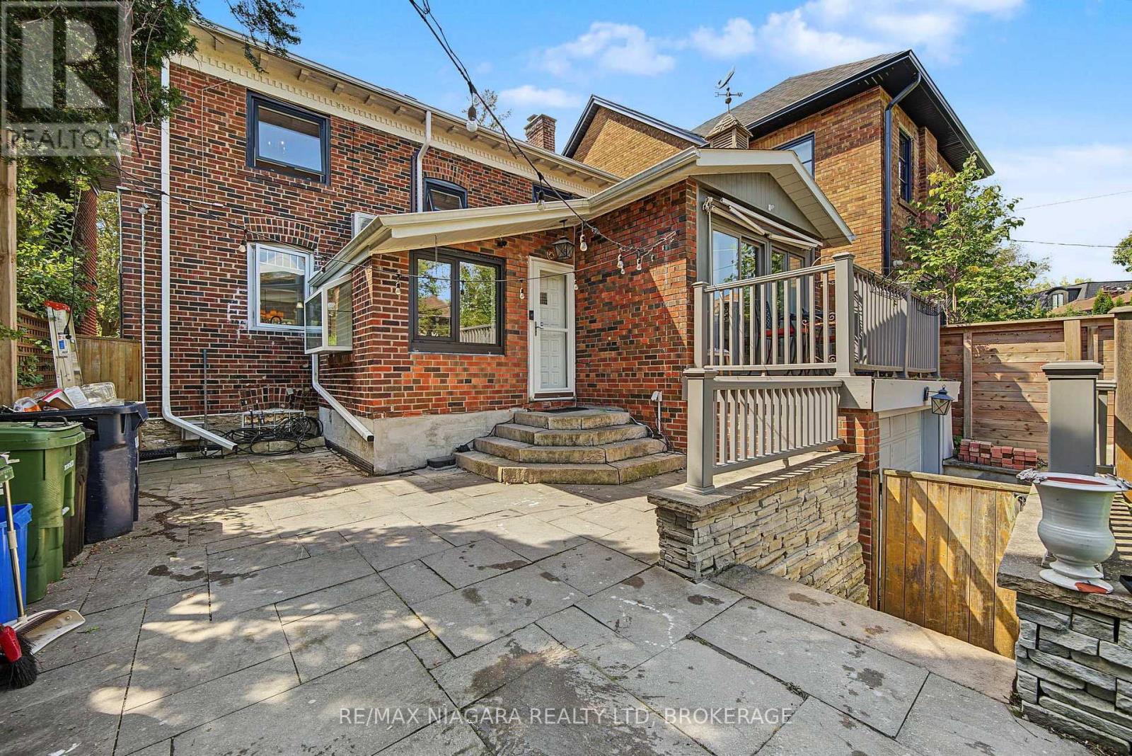 38 YONGE BOULEVARD - 41