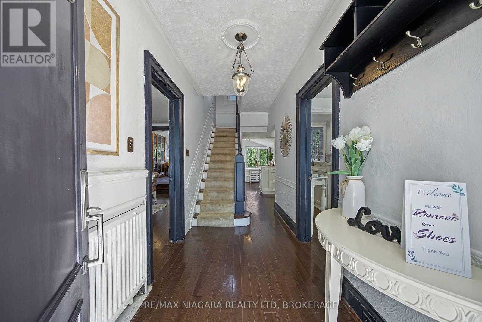 Photo of 38 YONGE BOULEVARD