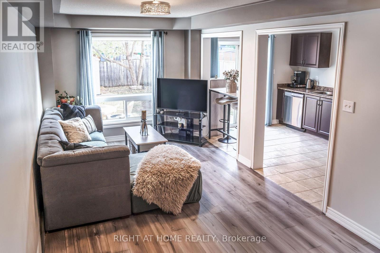 157 Greenwood Drive, Essa photo 5
