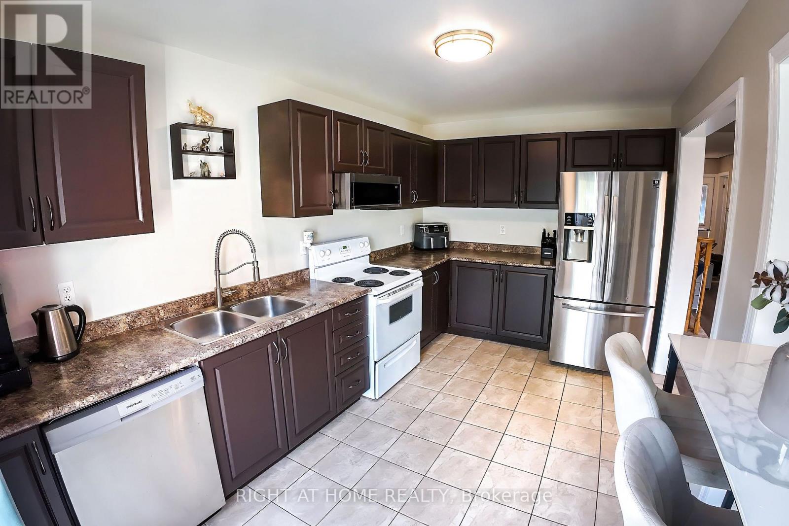 157 Greenwood Drive, Essa photo 7