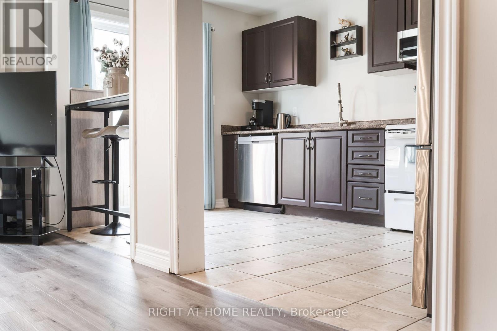 157 Greenwood Drive, Essa photo 8