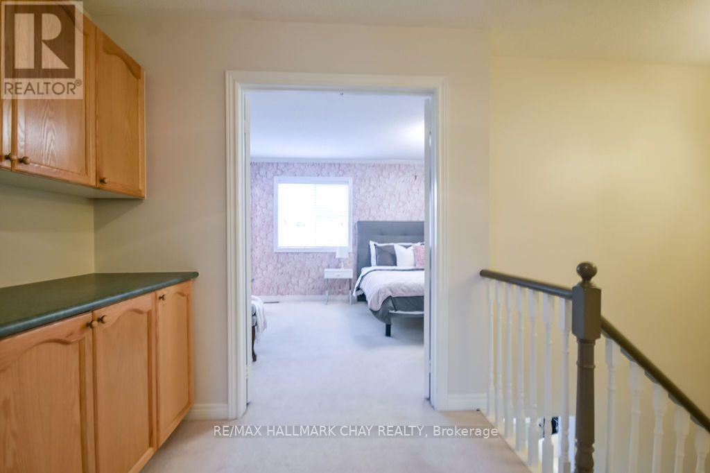 289 Esther Drive, Barrie photo 11