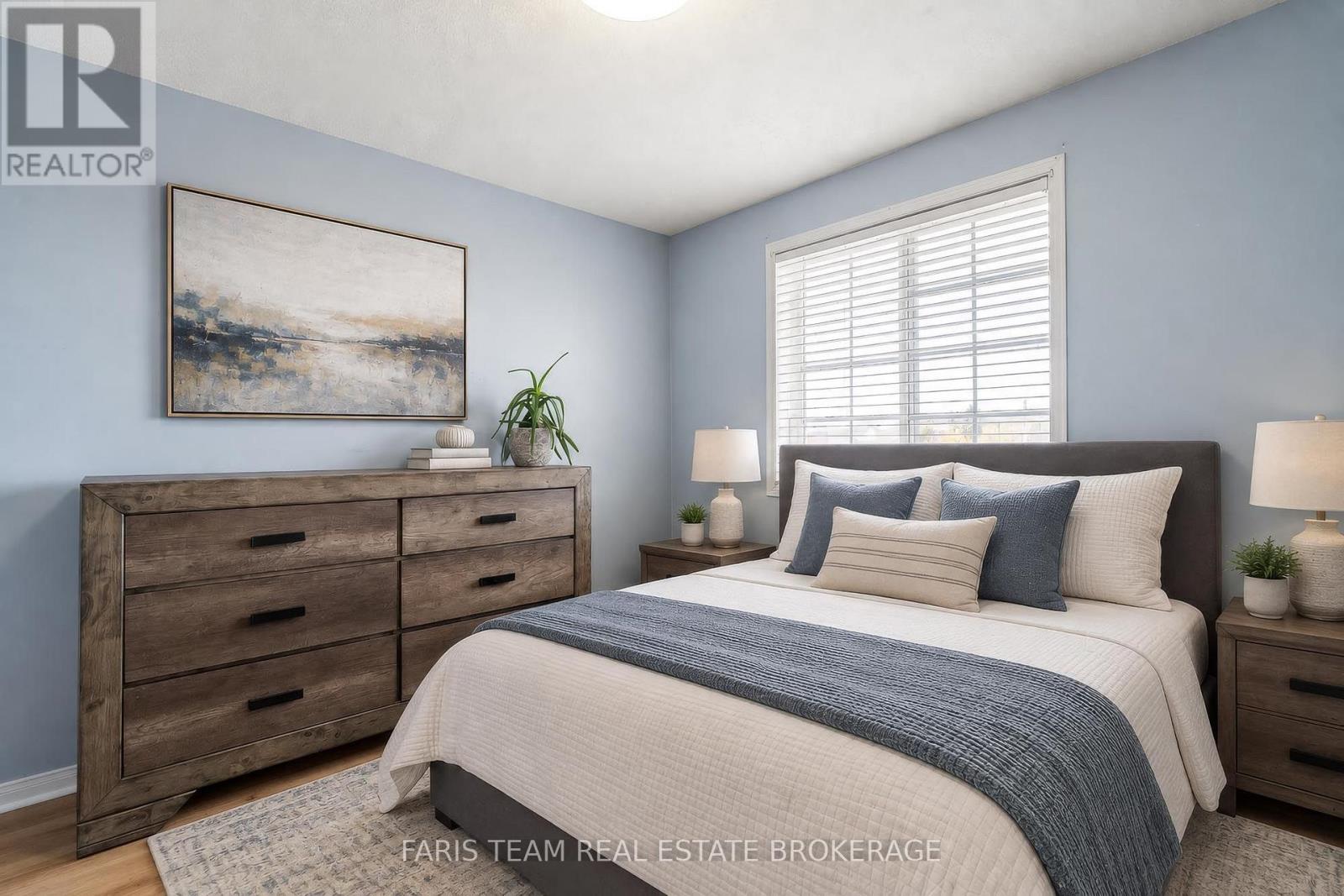 301 Dunsmore Lane, Barrie photo 12