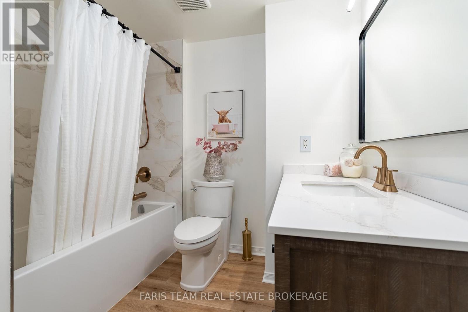 301 Dunsmore Lane, Barrie photo 14