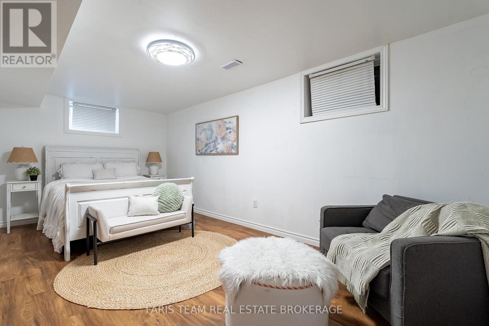 301 Dunsmore Lane, Barrie photo 15