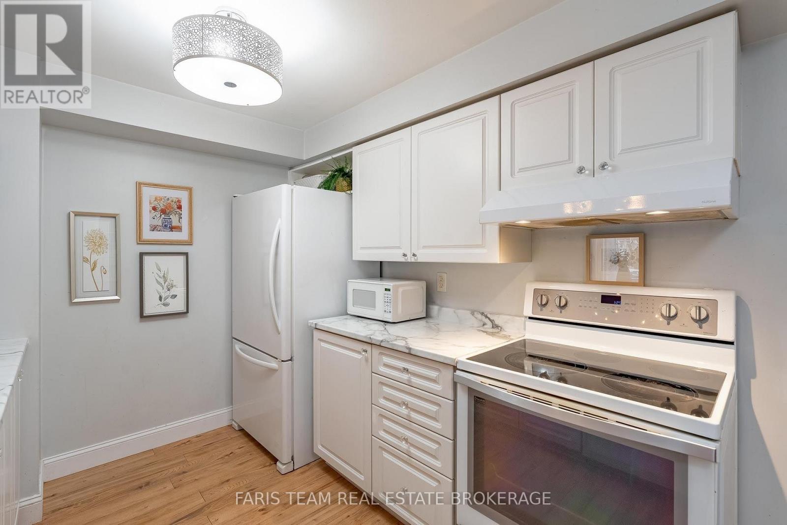 301 Dunsmore Lane, Barrie photo 5