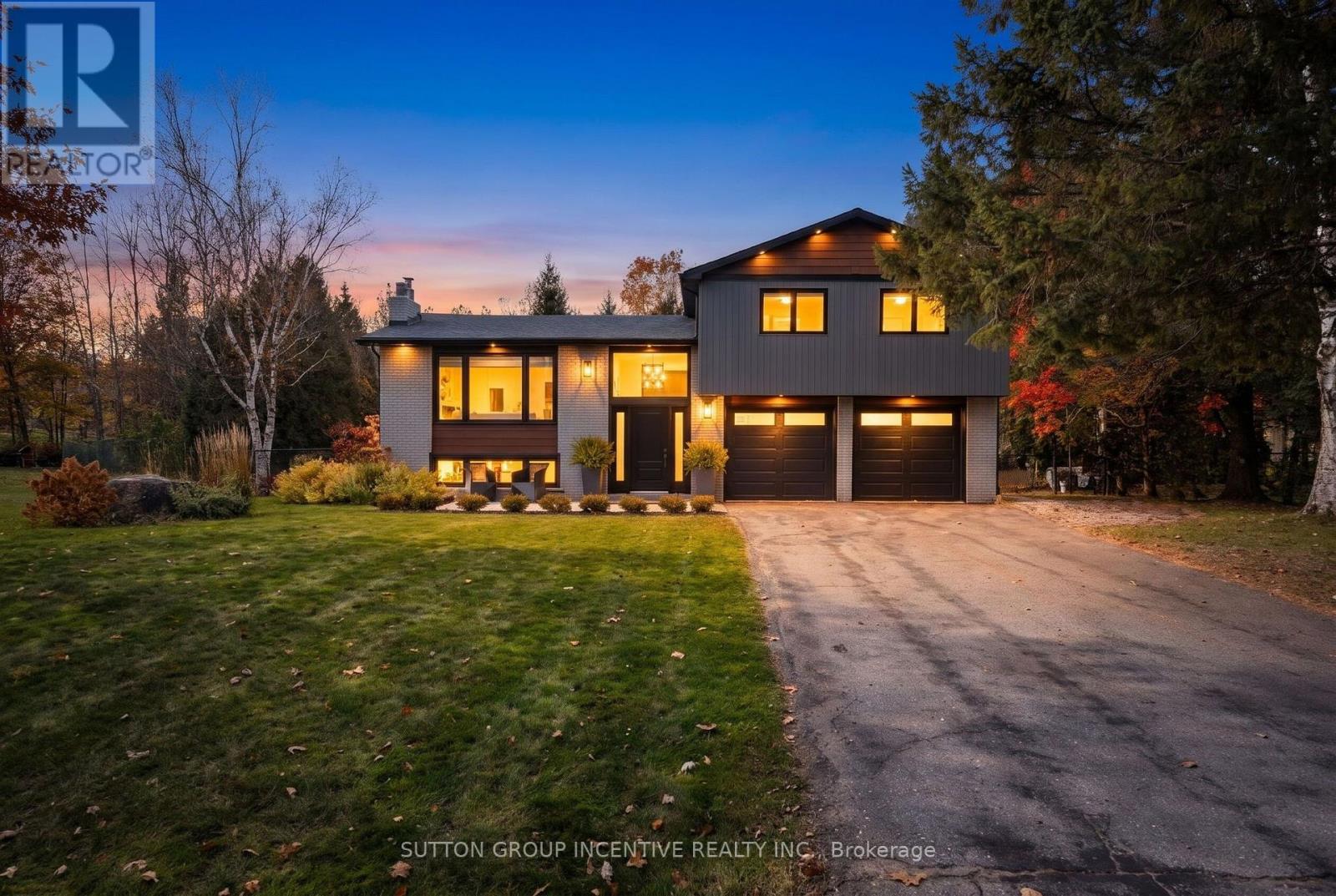8 Patricia Court, Springwater photo 2