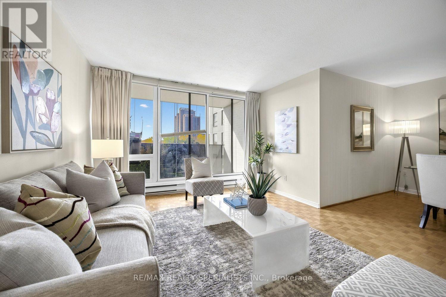 61 Richview Unit 609 photo 5