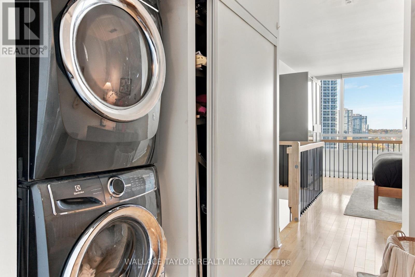 1007- 3391 Bloor Street West, Toronto, ON photo 9