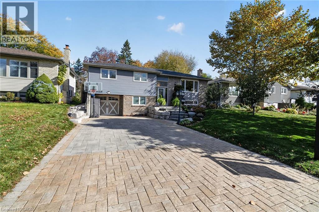 Photo of 241 BOUSFIELD Crescent