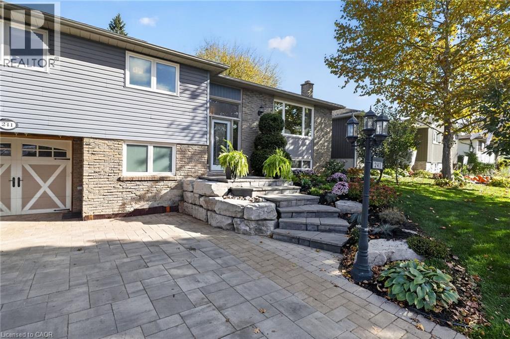 Photo of 241 BOUSFIELD Crescent