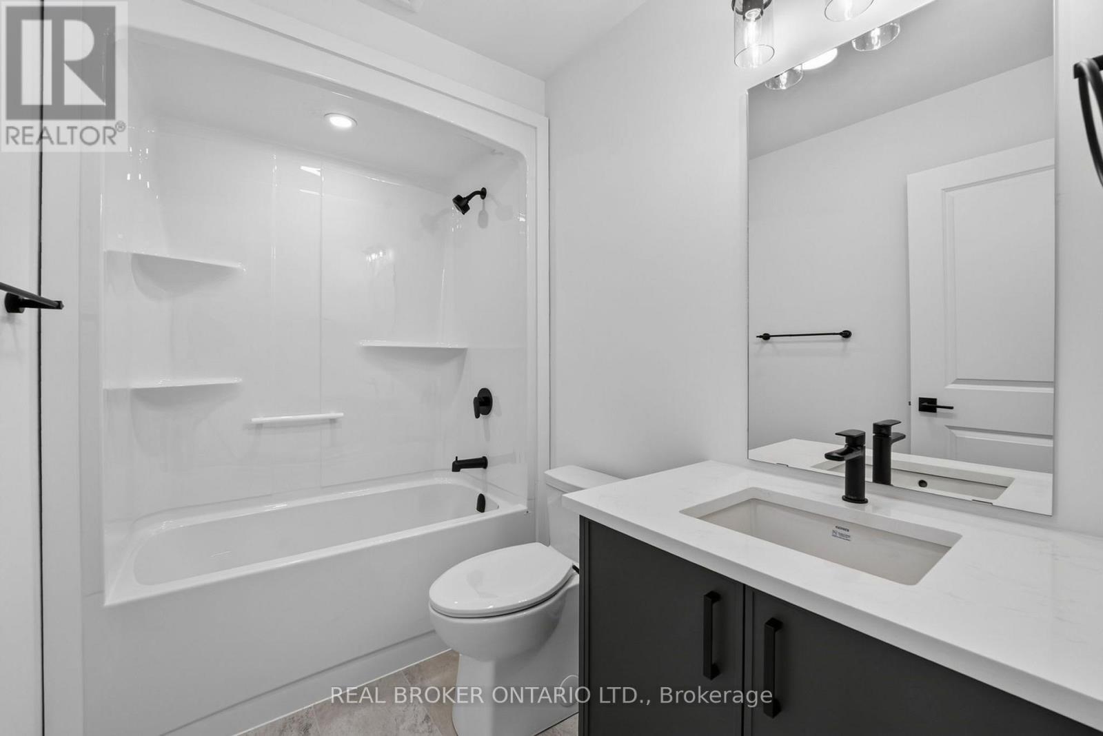 8735 Harlyn Common, Niagara Falls, ON photo 34