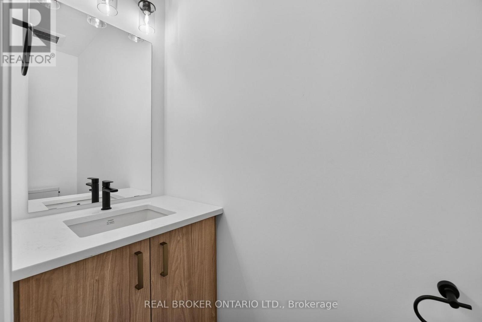 8735 Harlyn Common, Niagara Falls, ON photo 6