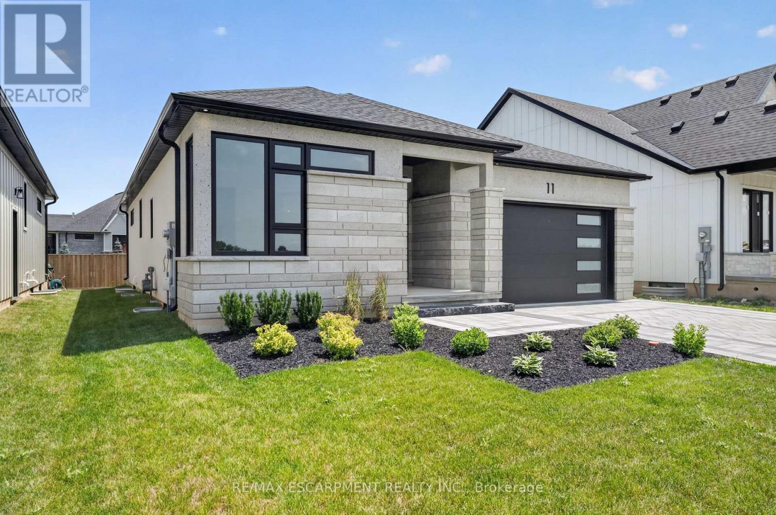 11 Oakley Drive, Niagara-on-the-Lake, ON photo 3