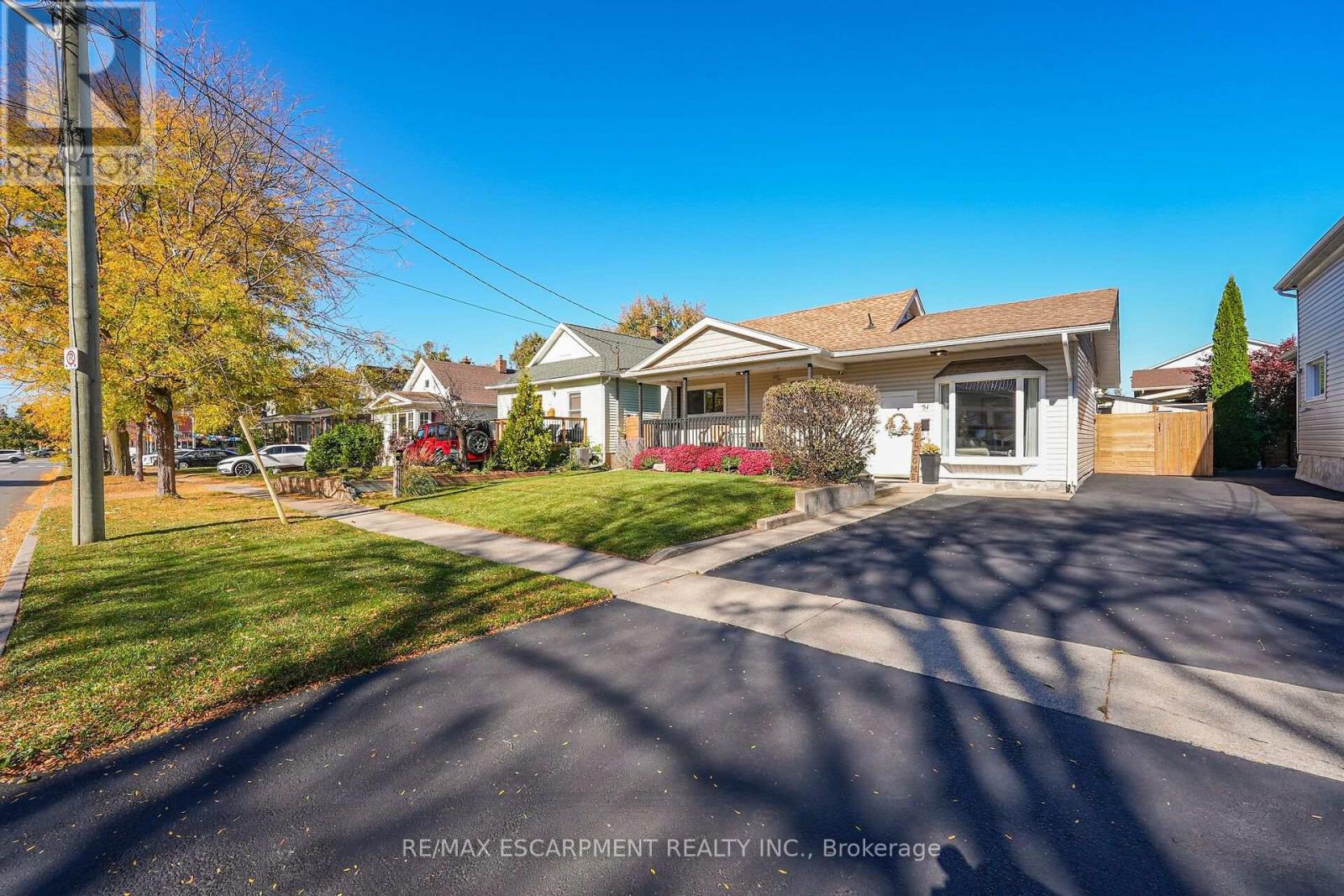 51 Russell Avenue, St. Catharines, ON photo 3