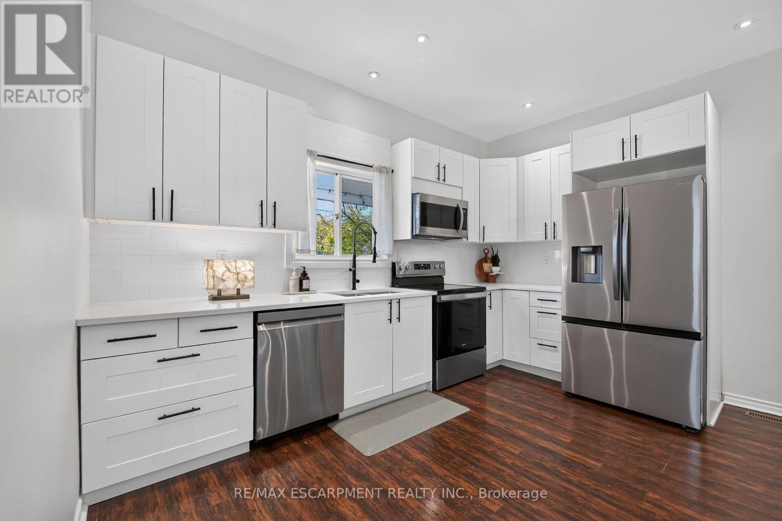 51 Russell Avenue, St. Catharines, ON photo 8