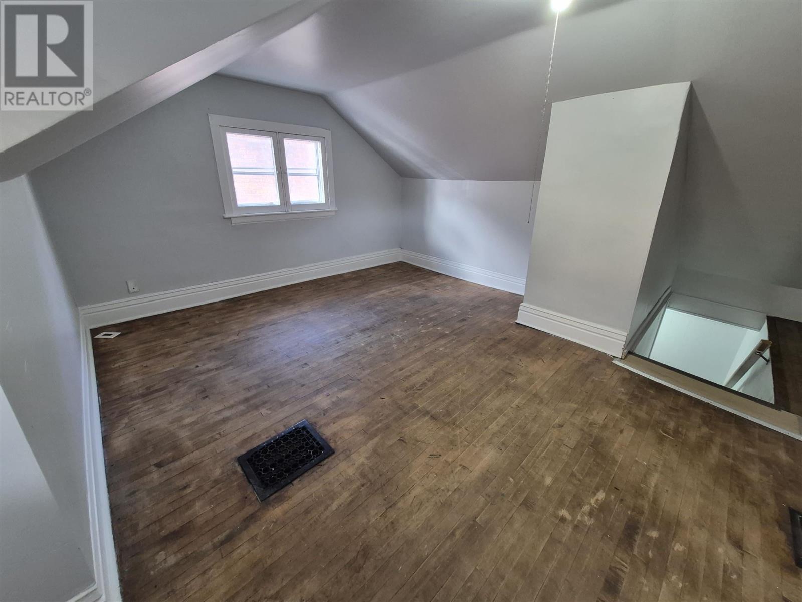 226 Albert ST W - 12
