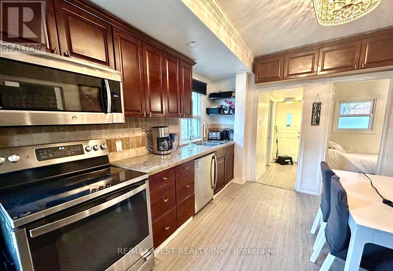 36 Fourteenth Street, Toronto, ON photo 10