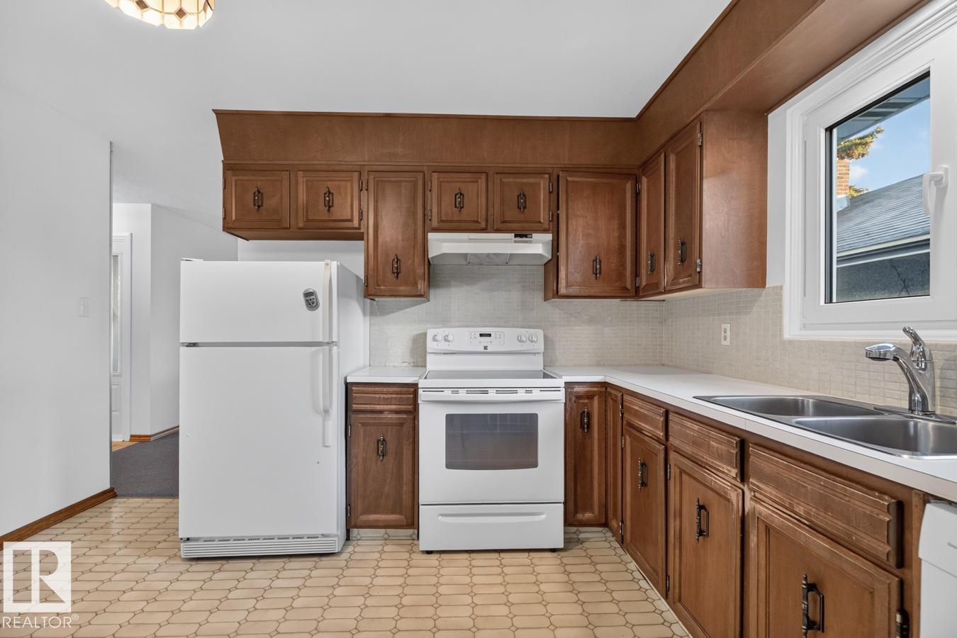 8711 38A AV NW, Edmonton — photo 10