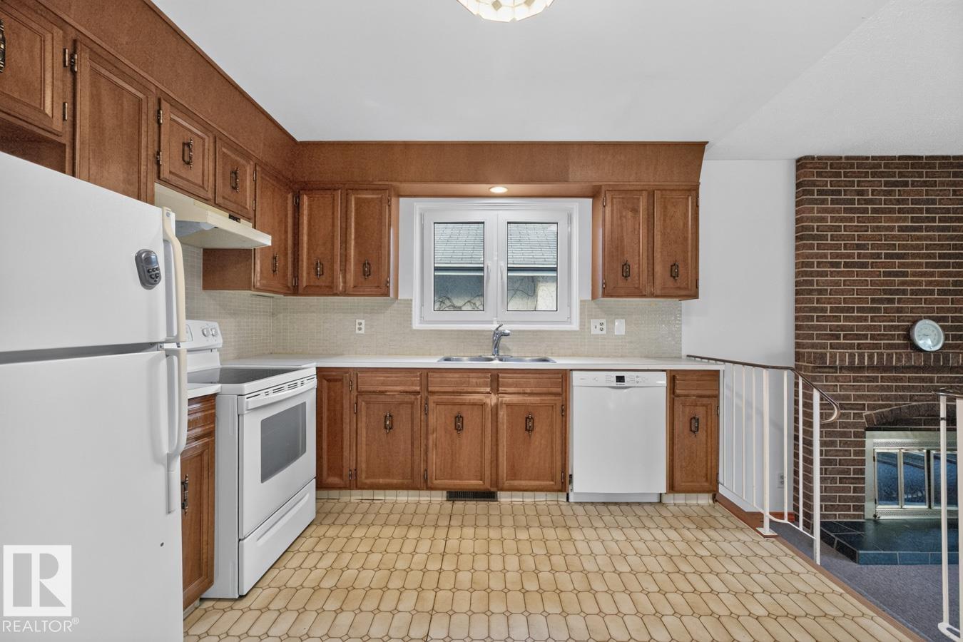 8711 38A AV NW, Edmonton — photo 11