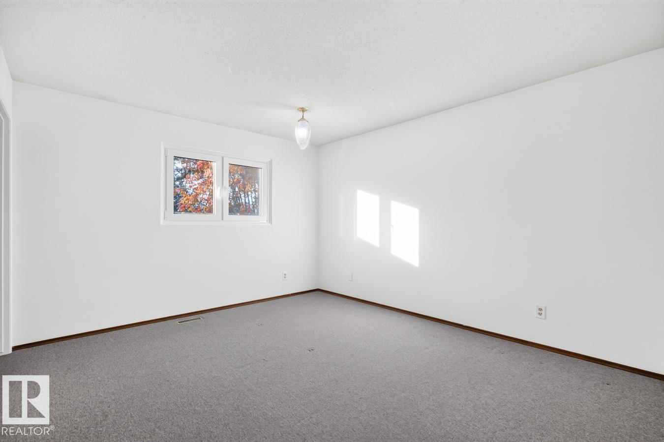 8711 38A AV NW, Edmonton — photo 18