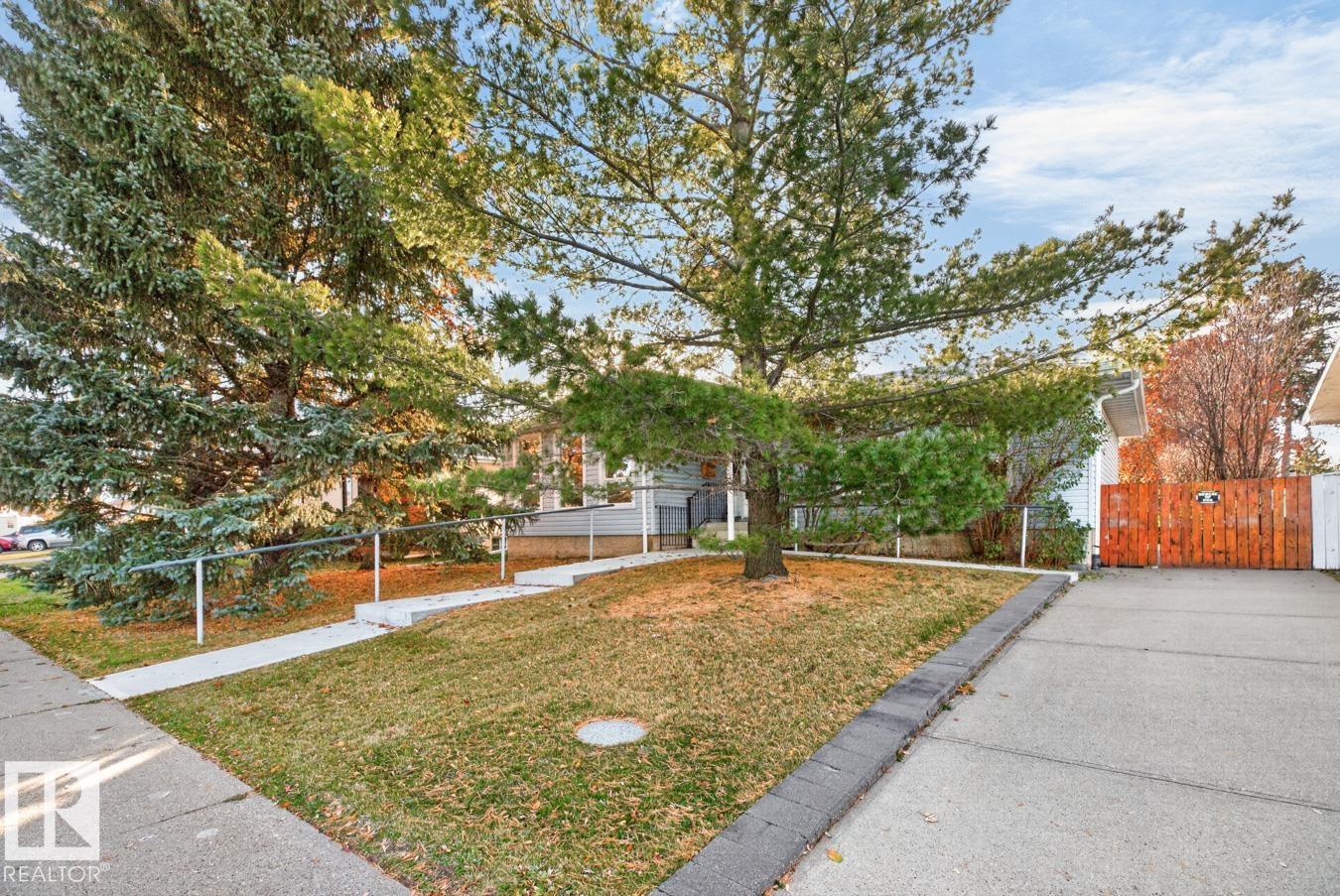 8711 38A AV NW, Edmonton — photo 2