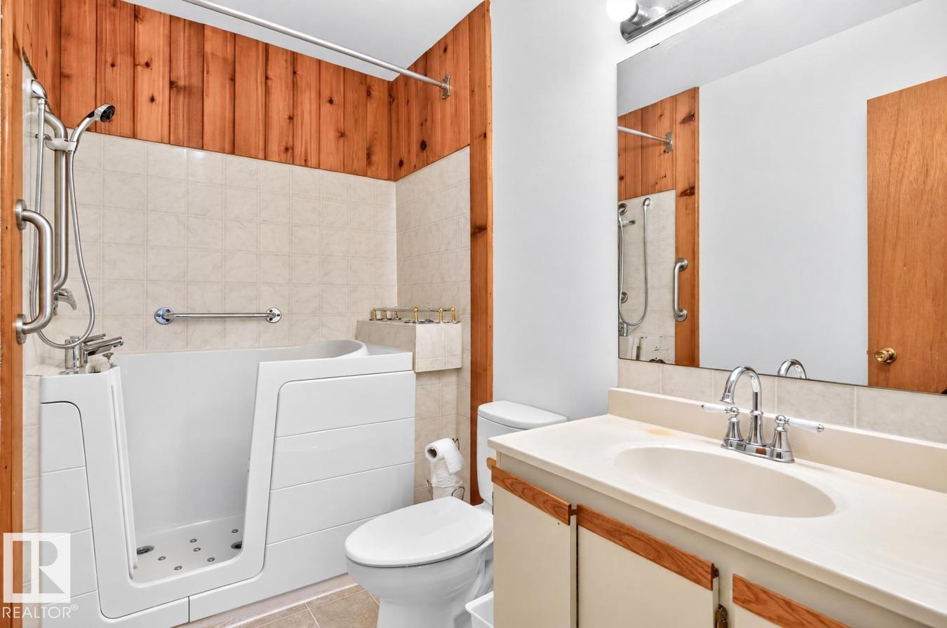 8711 38A AV NW, Edmonton — photo 25