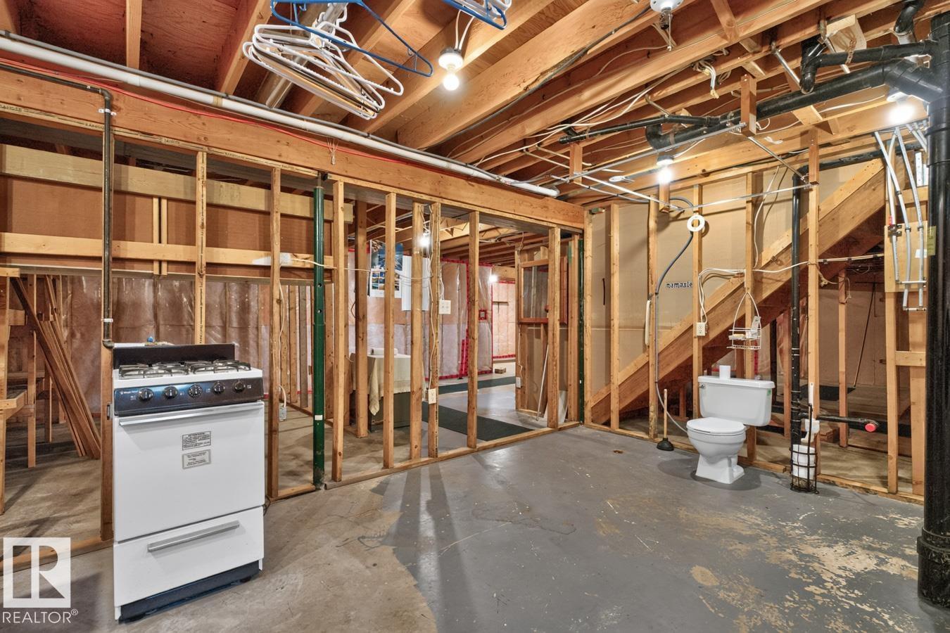 8711 38A AV NW, Edmonton — photo 29