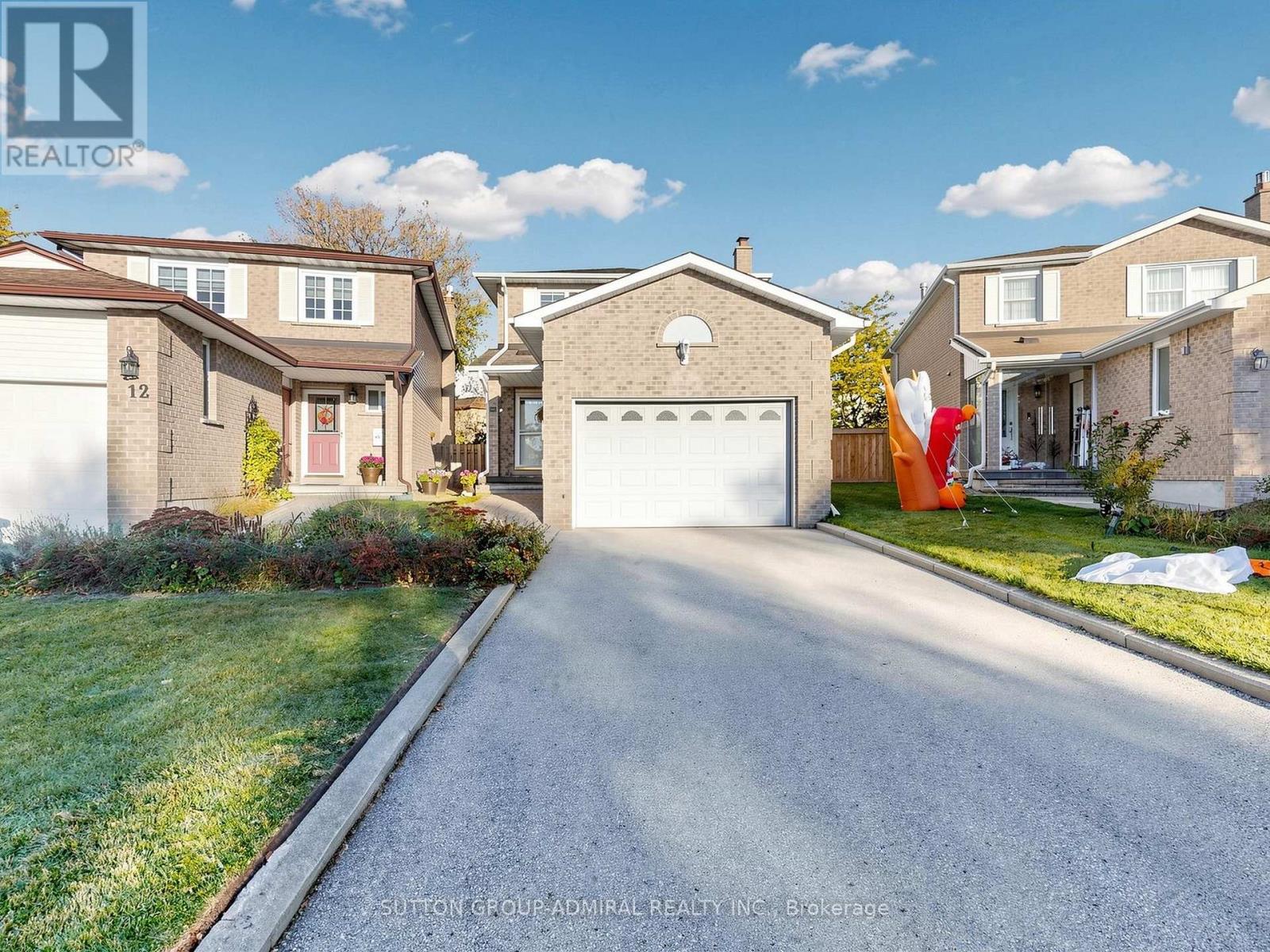 10 Kilkenny Place, Richmond Hill, ON photo 2
