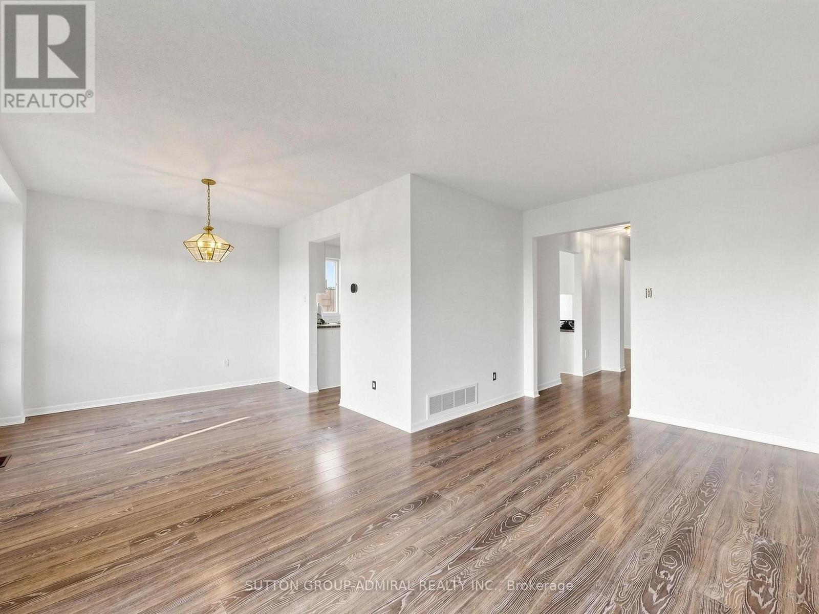 10 Kilkenny Place, Richmond Hill, ON photo 5