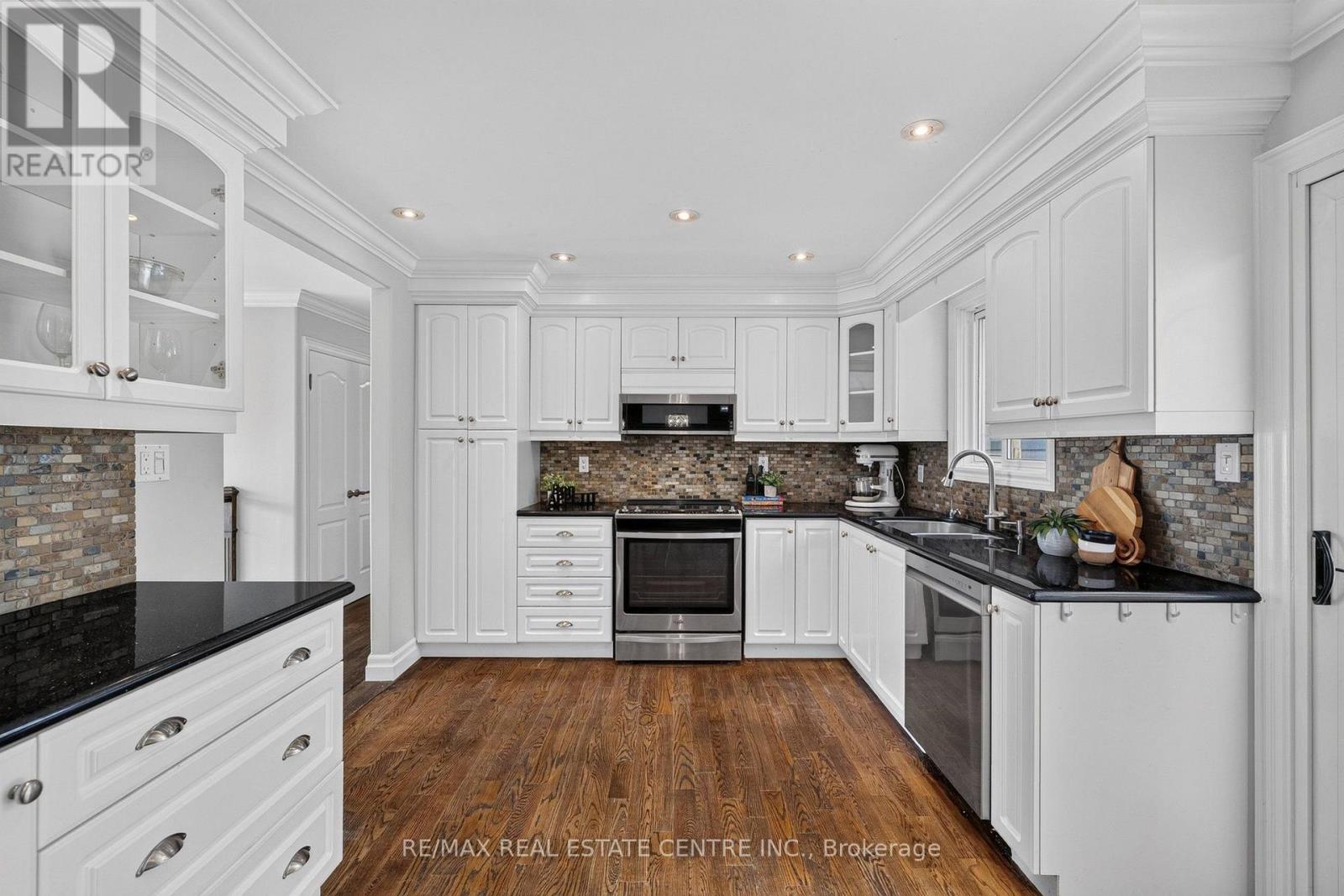 241 Bousfield Crescent, Milton, ON photo 18