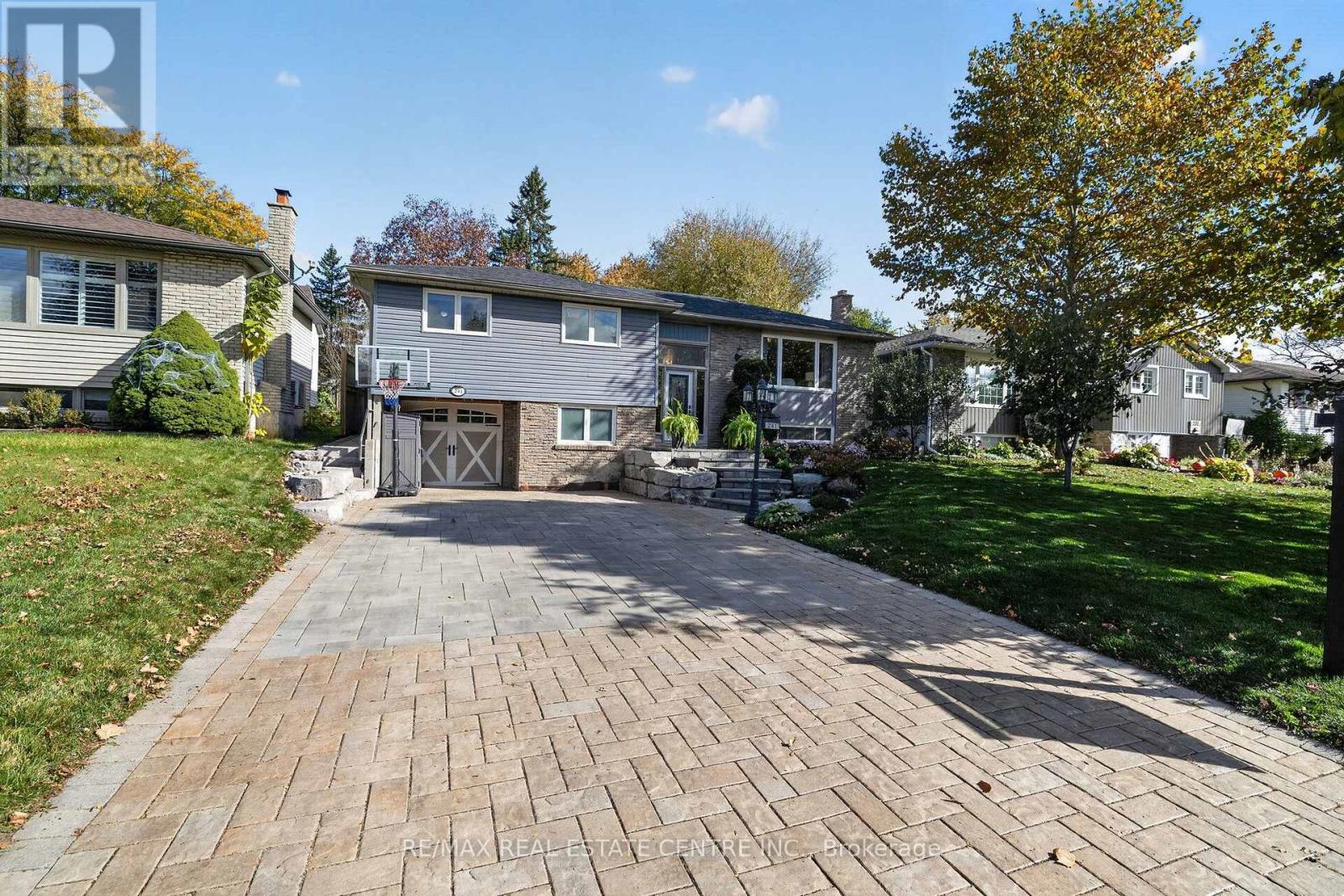 Photo of 241 BOUSFIELD CRESCENT