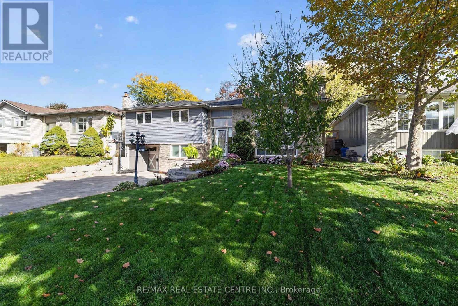 Photo of 241 BOUSFIELD CRESCENT