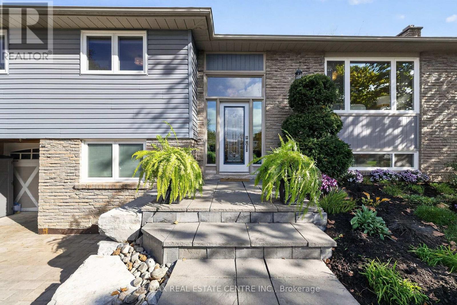 Photo of 241 BOUSFIELD CRESCENT