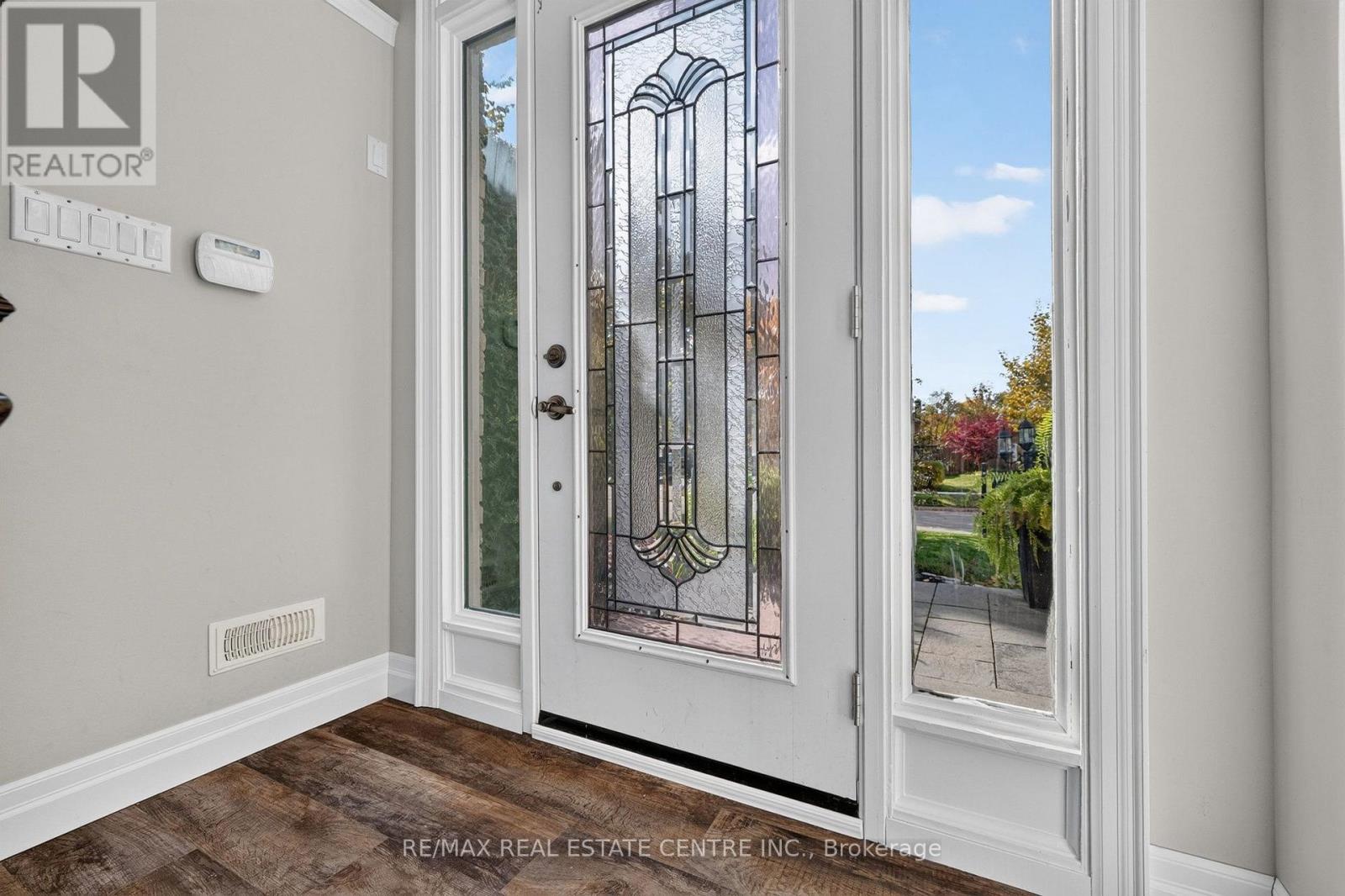 241 Bousfield Crescent, Milton, ON photo 8