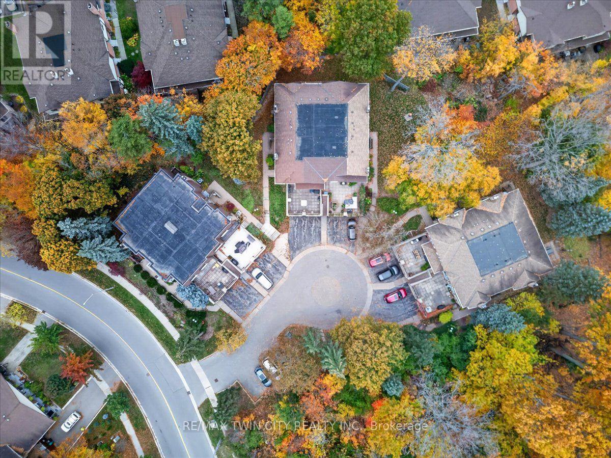 6 - 250 KINGSWOOD DRIVE — photo 3